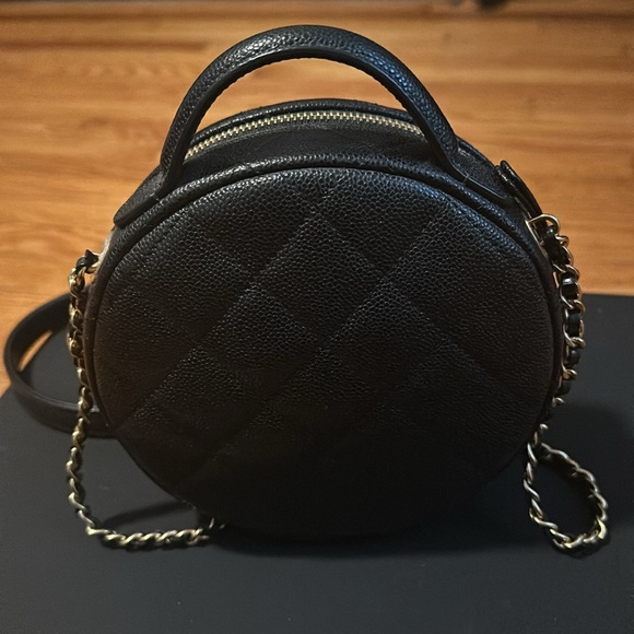 Chanel Small Round Vanity Bag - Picture 5 of 11